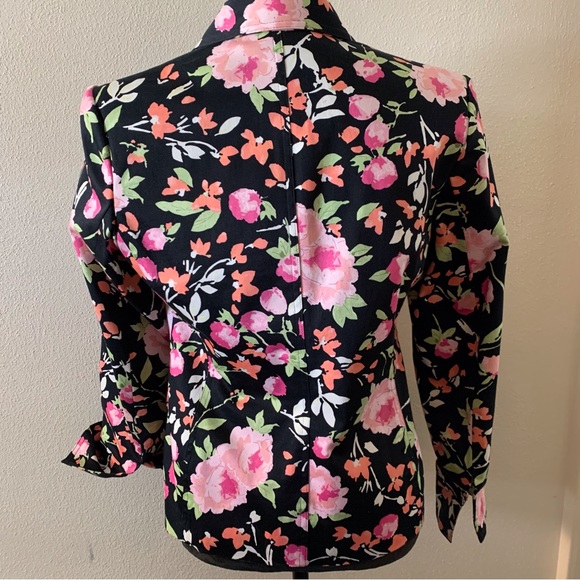 Floral Jacket. - Picture 3 of 4